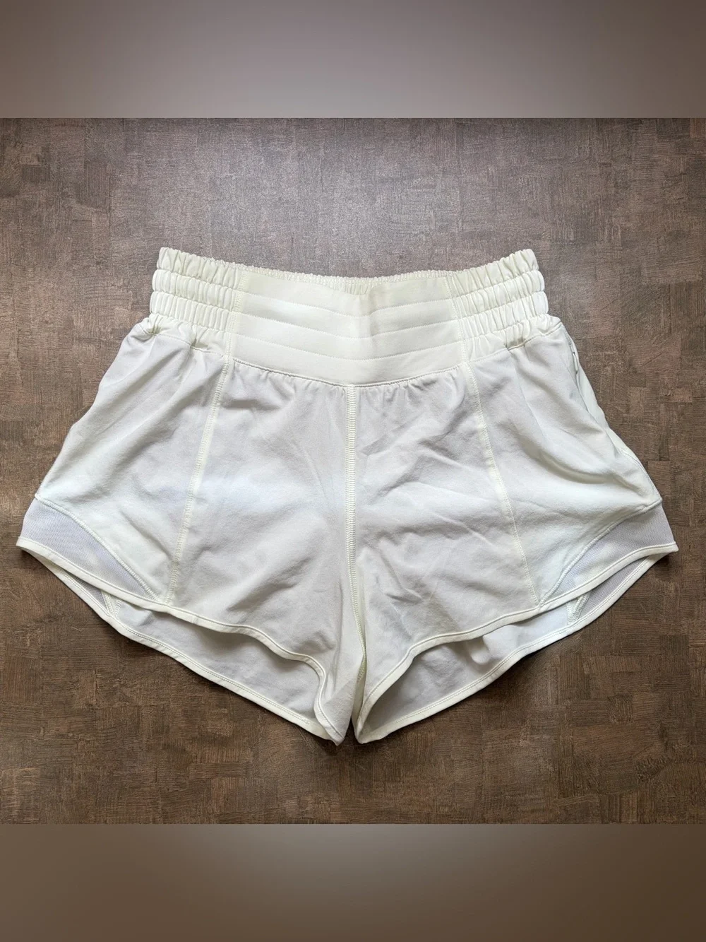 Lululemon Hotty Hot High-Rise Lined Short 2.5